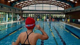 Cierre temporal de la piscina de Moralzarzal por daños en el tejado tras el temporal