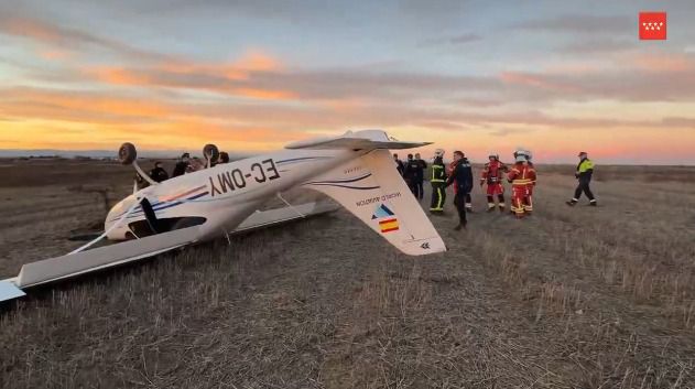 Avioneta volcada tras el aterrizaje forzoso