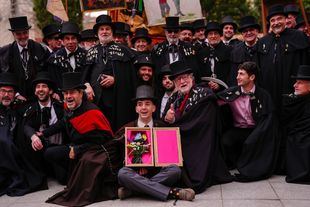 El carnaval madrileño da sus últimos coletazos con el Entierro de la Sardina