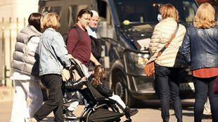 Gente paseando por la calle