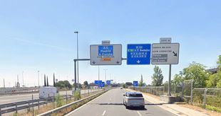 Vía de servicio de la A-6 en Las Rozas en el enlace con la M-50