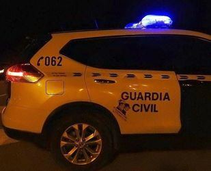 Patrulla de la Guardia Civil por la noche