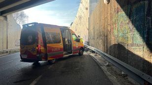 Un motorista pierde la vida tras chocar contra un muro de hormigón en la A-3