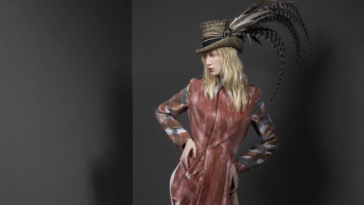 Vestido intervenido por Miquel Navarro