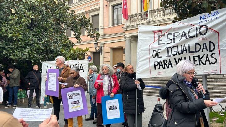 Los vecinos de Puente de Vallecas se movilizan contra el primer CIAM de Madrid y reclaman un Espacio de Igualdad