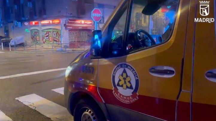 Servicios de emergencia atienden al apuñalado en Usera