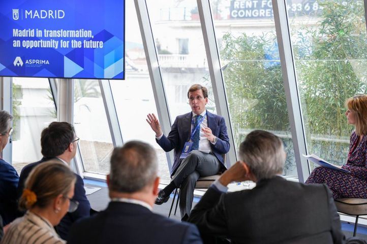 Almeida durante su participación en la edición 2025 de la feria inmobiliaria MIPIM en Cannes