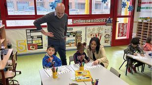 La consejera de Educación, Mercedes Zarzalejo, durante una visita al colegio María de Villota, en la capital