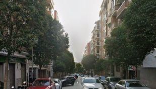 Calle Narciso Serra, donde se atrincheró un individuo tran una discusión con sus inquilinos