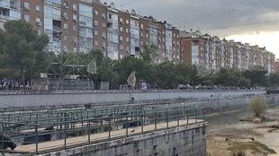 Polémica por las luces del Ayuntamiento sobre el Manzanares