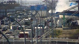 Incendio de un turismo en la A-4