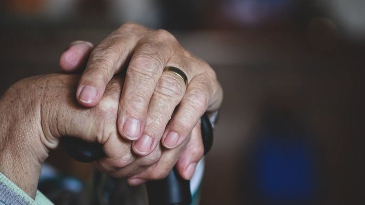 Madrid lanza ‘Paloma 2.0’: una IA que llamará a mayores para detectar casos de soledad