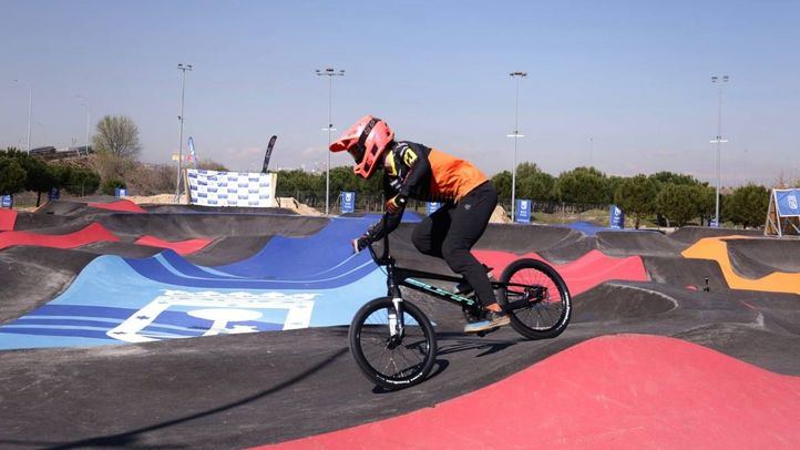 Inauguración de la renovada Instalación Deportiva Básica Bike Park, donde funcionará la primera Escuela Deportiva Municipal de Pumptrack en Madrid