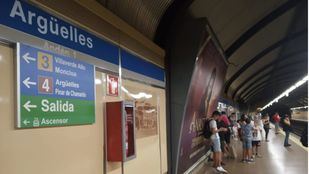 Imagen de archivo: Estación de Metro de Argüelles. Andenes de la línea seis (6).
