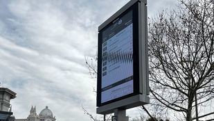EMT instala nuevos paneles de gran formato en nueve puntos emblemáticos de Madrid para mejorar la información al usuario