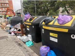 Basura acumulada en las calles de Ciudad Lineal