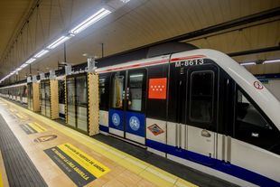 Línea 6 con algunas puertas instaladas