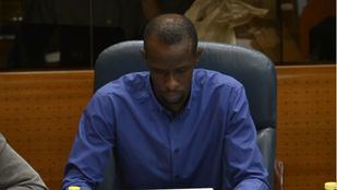 Serigne Mbayé, durante un pleno de la Asamblea de Madrid en una imagen de archivo