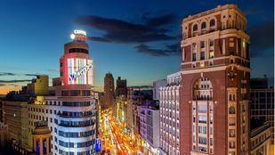 Cartel de Schweppes, en Gran Vía