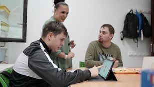 Diagnóstico tardío del autismo en mujeres: causas, síntomas y testimonios