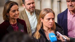 La alcaldesa de Getafe, Sara Hernández, con la portavoz socialista en el Ayuntamiento de Madrid, Reyes Maroto