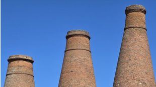 Las emblemáticas chimeneas de Valdemorillo, declaradas Bien de Interés Patrimonial de la Comunidad de Madrid