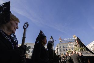 La procesión de la Soledad y el Cristo Yacente protagonizan el Sábado Santo en Madrid