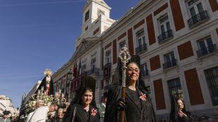 La procesión de la Soledad y el Cristo Yacente protagonizan el Sábado Santo en Madrid