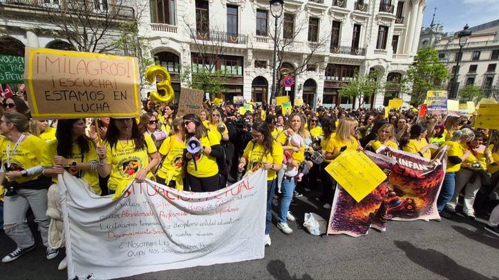 Concentración de los trabajadores de escuelas infantiles frente al Ministerio de Educación.