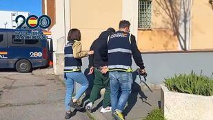 Detenido un hombre que ofrecía dinero a menores a cambio de fotos y vídeos sexuales