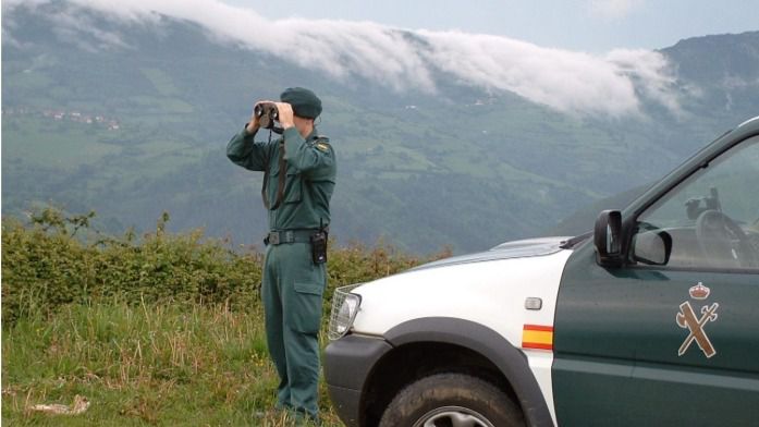 El Seprona incauta 7 jilgueros y 11 tortugas protegidas en una nave de Paracuellos