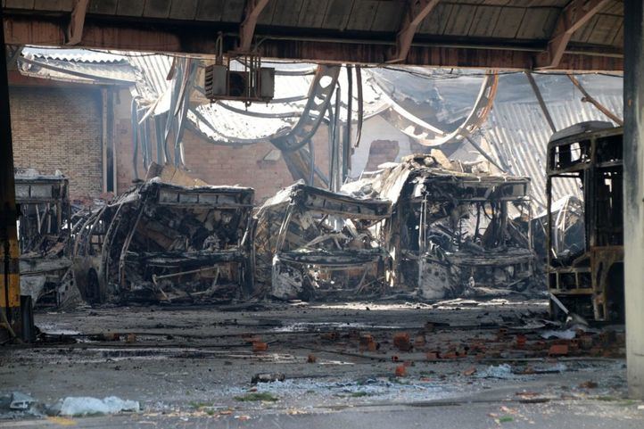 Autobuses quemados en el incendio de las cocheras de Burgos