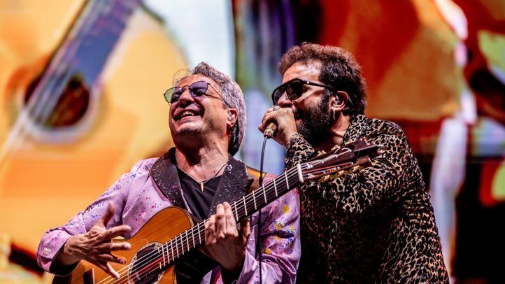 El grupo Los Delinqüentes durante un concierto en el Movistar Arena