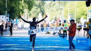 El keniano Mike Chematot vence en maratón en el Zurich Rock'n'Roll Running Series Madrid
