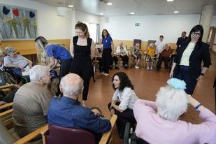 Ayuso presenta su nuevo plan de residencias: 80 recursos asistenciales con 8.000 plazas