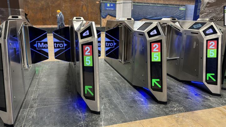 Los usuarios de Metro podrán pagar con tarjeta bancaria en los tornos desde junio