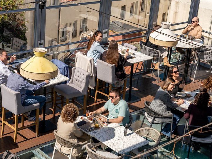 'Madrid a cielo abierto': terrazas, azoteas y jardines para vivir Madrid desde sus hoteles