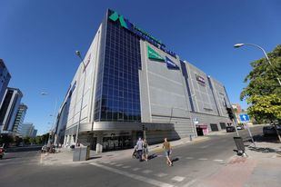 Archivo: Edificio de El Corte Inglés Méndez Álvaro en el distrito de Arganzuela