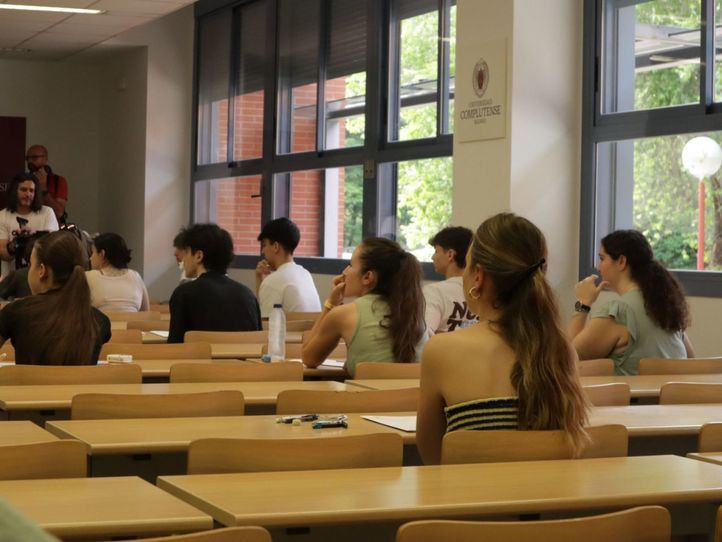 El Gobierno regional atribuye a sus políticas educativas el mínimo histórico de abandono escolar