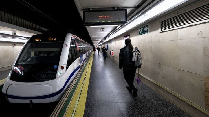 Nueva incidencia en el Metro: una hora y media de interrupción en la Línea 9 por 'causas técnicas'