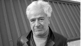 El creador Cruz Novillo.