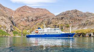 Tres madrileños, entre los pasajeros del crucero aislado por un brote de hantavirus