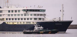 El Gómez Ulla recibe a los españoles del crucero afectado por el brote de hantavirus