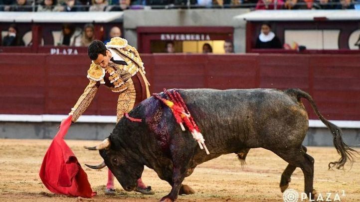 Tomás Rufo, toreando en redondo a su segundo toro