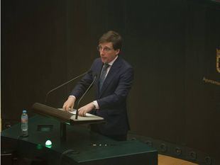 CNT denuncia a Almeida por una supuesta "prevaricación y discriminación" en la regularización de migrantes