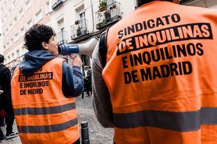 Imagen de archivo: Activistas del Sindicato de Inquilinas de Madrid durante un intento de desahucio en la calle Carnero, a 29 de enero de 2026, en Madrid (España).
