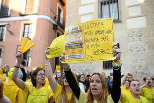 Educadoras infantiles protestan durante el pregón de San Isidro