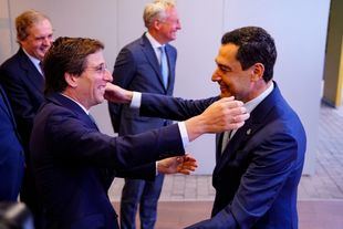 José Luis Martínez-Almeida junto a Juanma Moreno Bonilla
