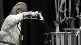 La cabina chorreadora de arena: una aliada clave en la industria actual