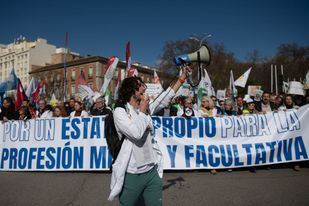 Manifestantes contra el Estatuto Marco del Ministerio de Sanidad